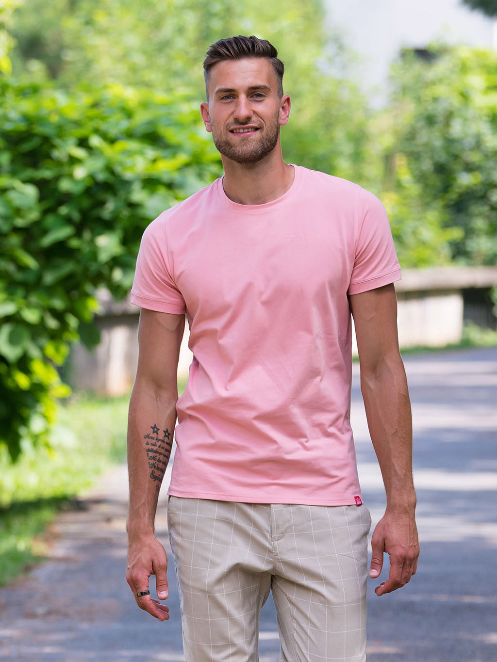 Men's t-shirt Slim fit DAVOS light pink with elastane