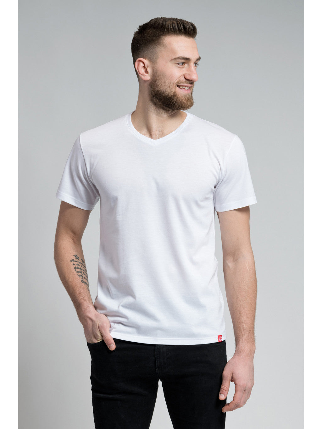 Men’s cotton t-shirt BONDY white with V-neck